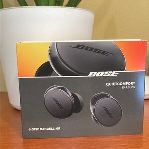 Bose QuietComfort Noise Cancelling Earbuds - Black. NEW!!